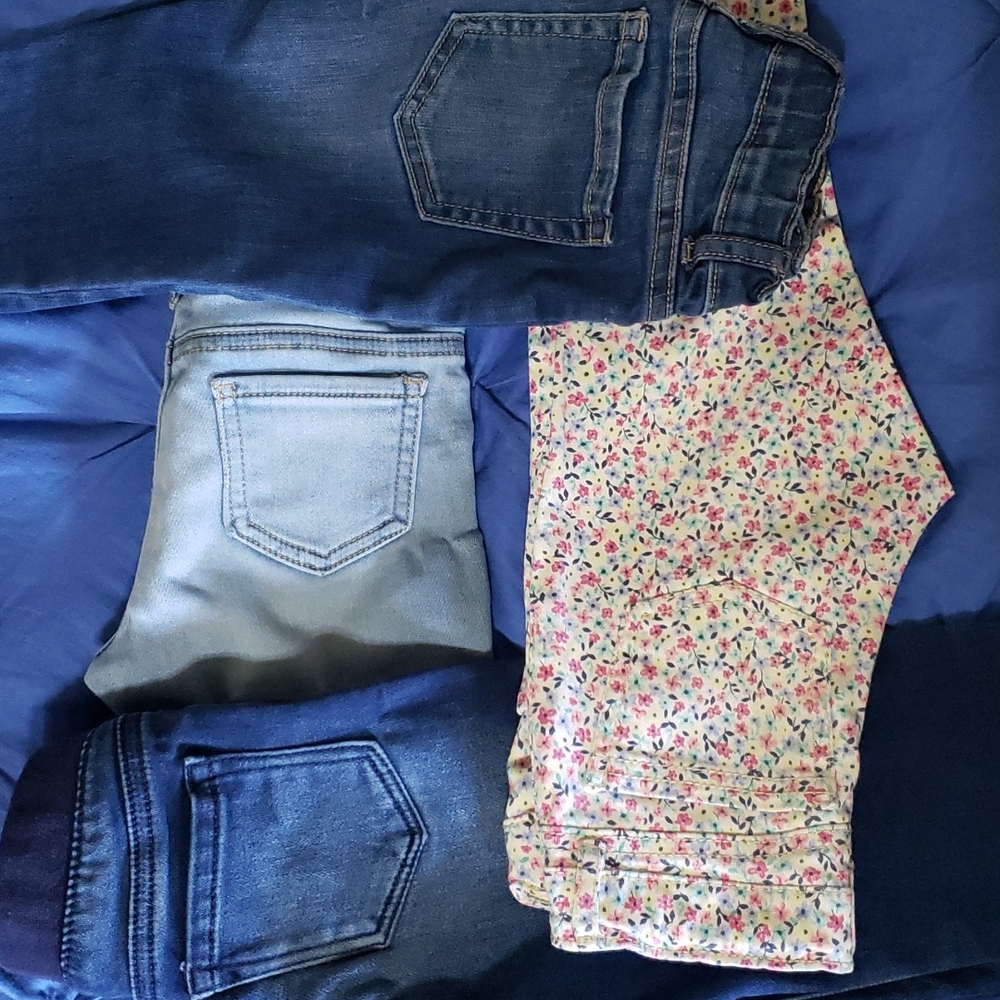 Lot of 4 - size 5t girls jeggings